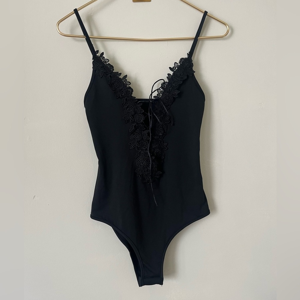 Black Lace-Trim V-Neck‎ Chemise grunge emo Bodysuit size M